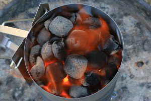 Holzkohlegrill anzünden – so geht es richtig Holzkohlegrill anzünden – so geht es richtig